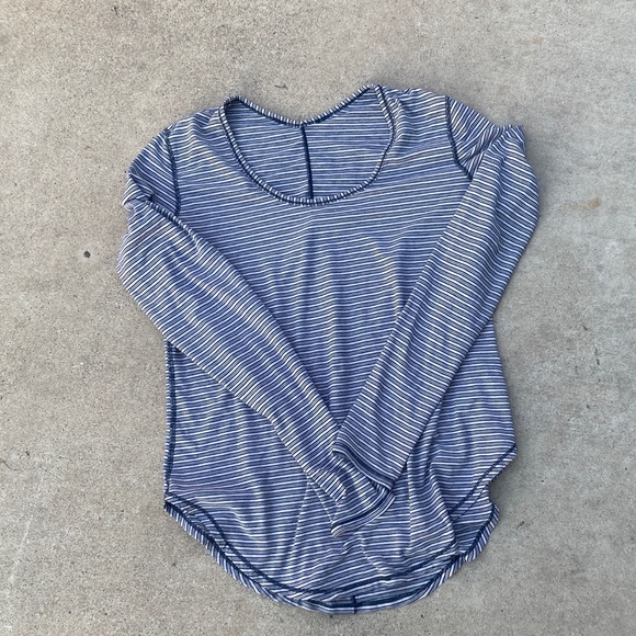 Lululemon Yogini 5 Year Long Sleeve Blue Stripe - Picture 2 of 6